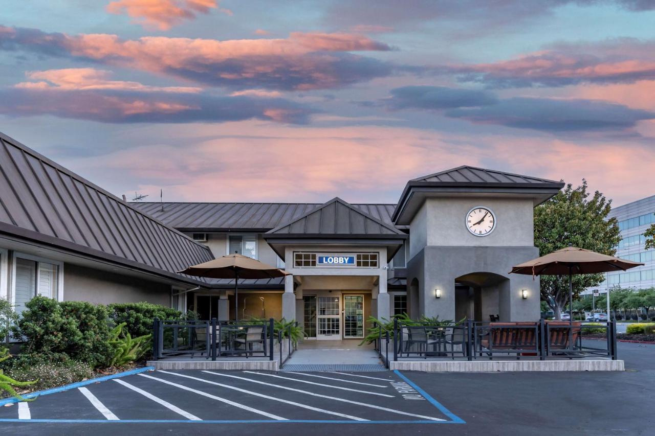 Best Western Silicon Valley Inn Саннивейл Экстерьер фото